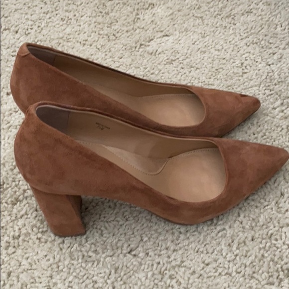Banana Republic block heel brown suede heels - Picture 4 of 4